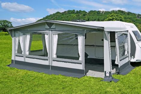 Giebelbelüftung am Lübeck Zelt mit wettergeschütztem Lüftungsschieber
