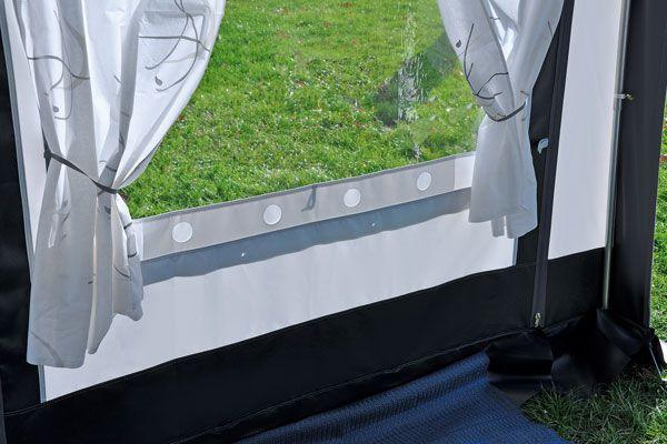 Vario-Ecke passt sich der Bugschräge an, saubere Linie am Wohnwagen