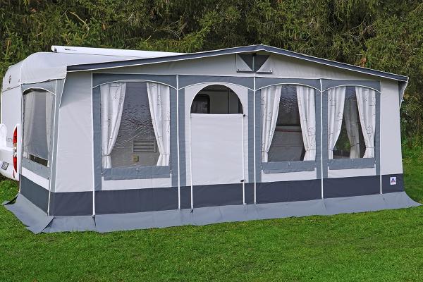 Detailansicht der Hohlsäume und Sturmleisten am Grömitz Luxus-Dauerzelt